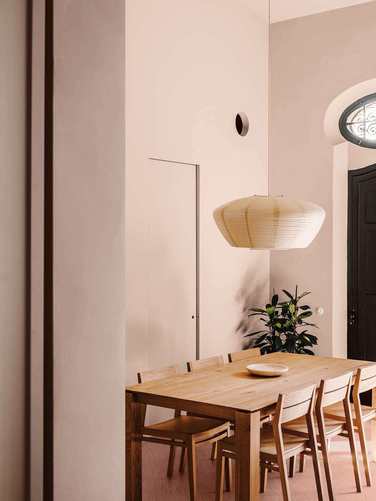 Pavimento: Microresina Floor KK 131, Porta stanza: Microresina KK 126